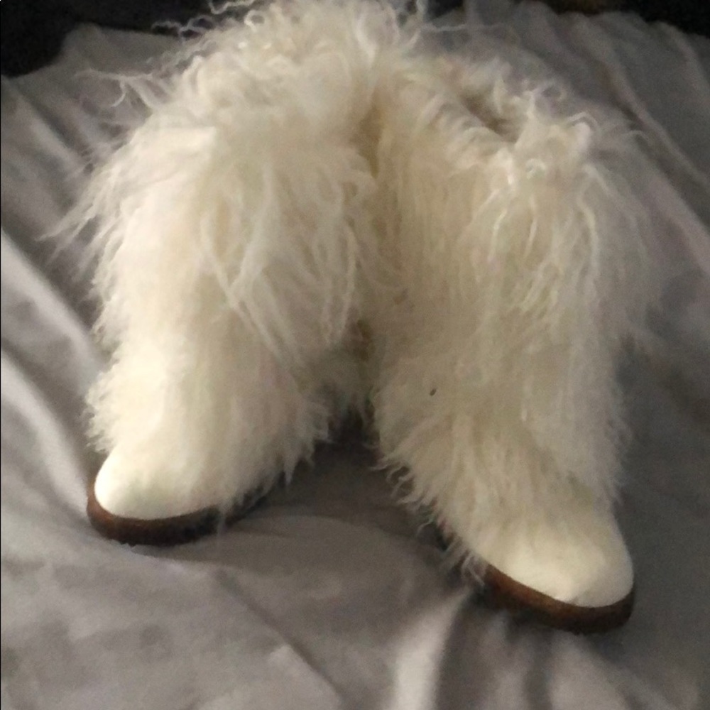 Bear paw boots